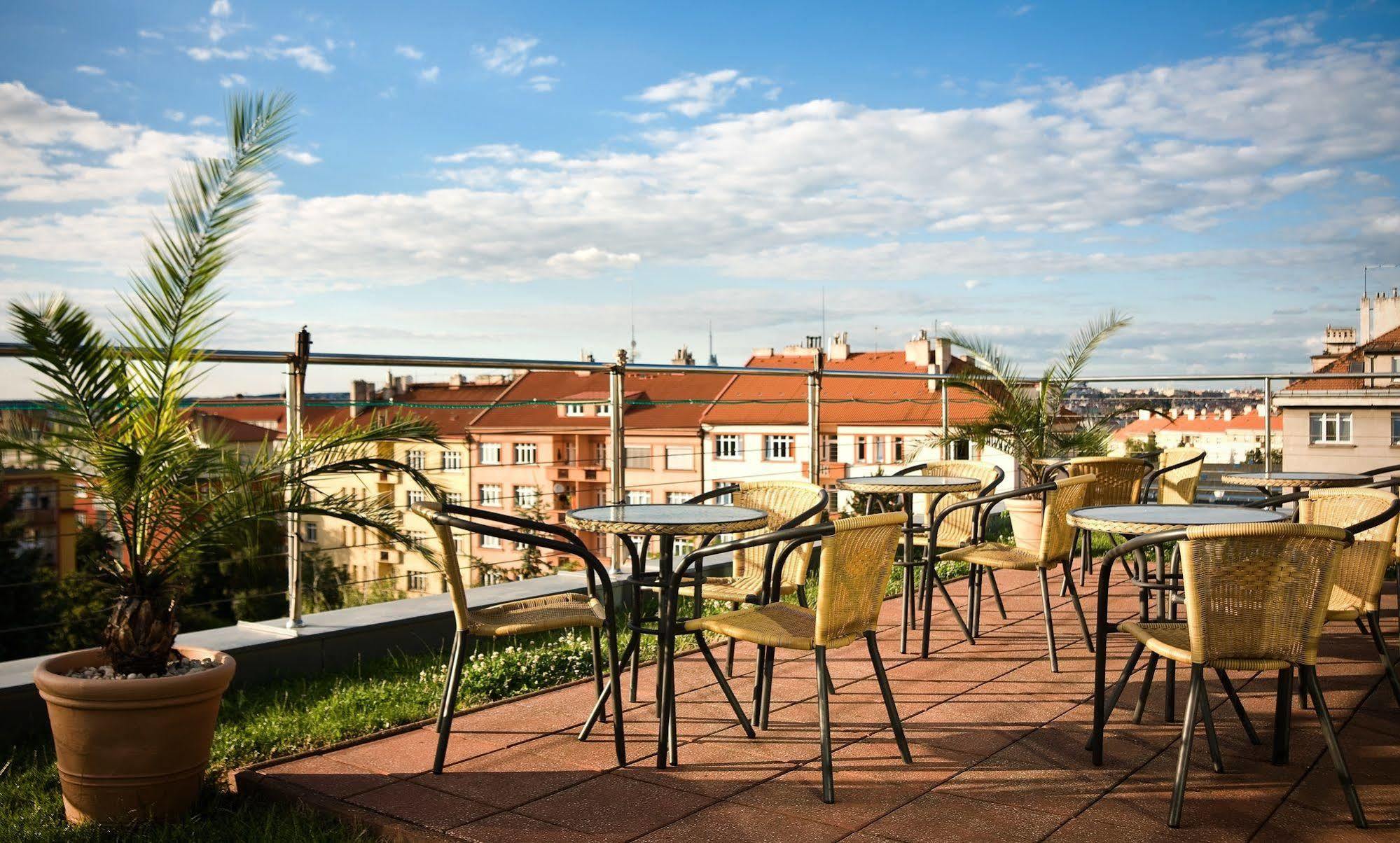 Hotel Oya Prague Exterior photo