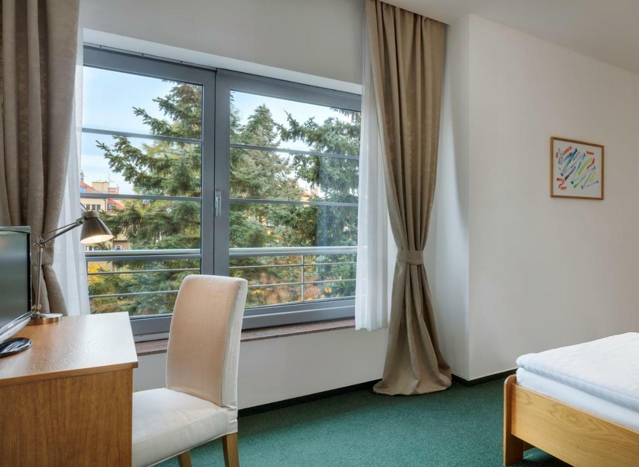 Hotel Oya Prague Exterior photo
